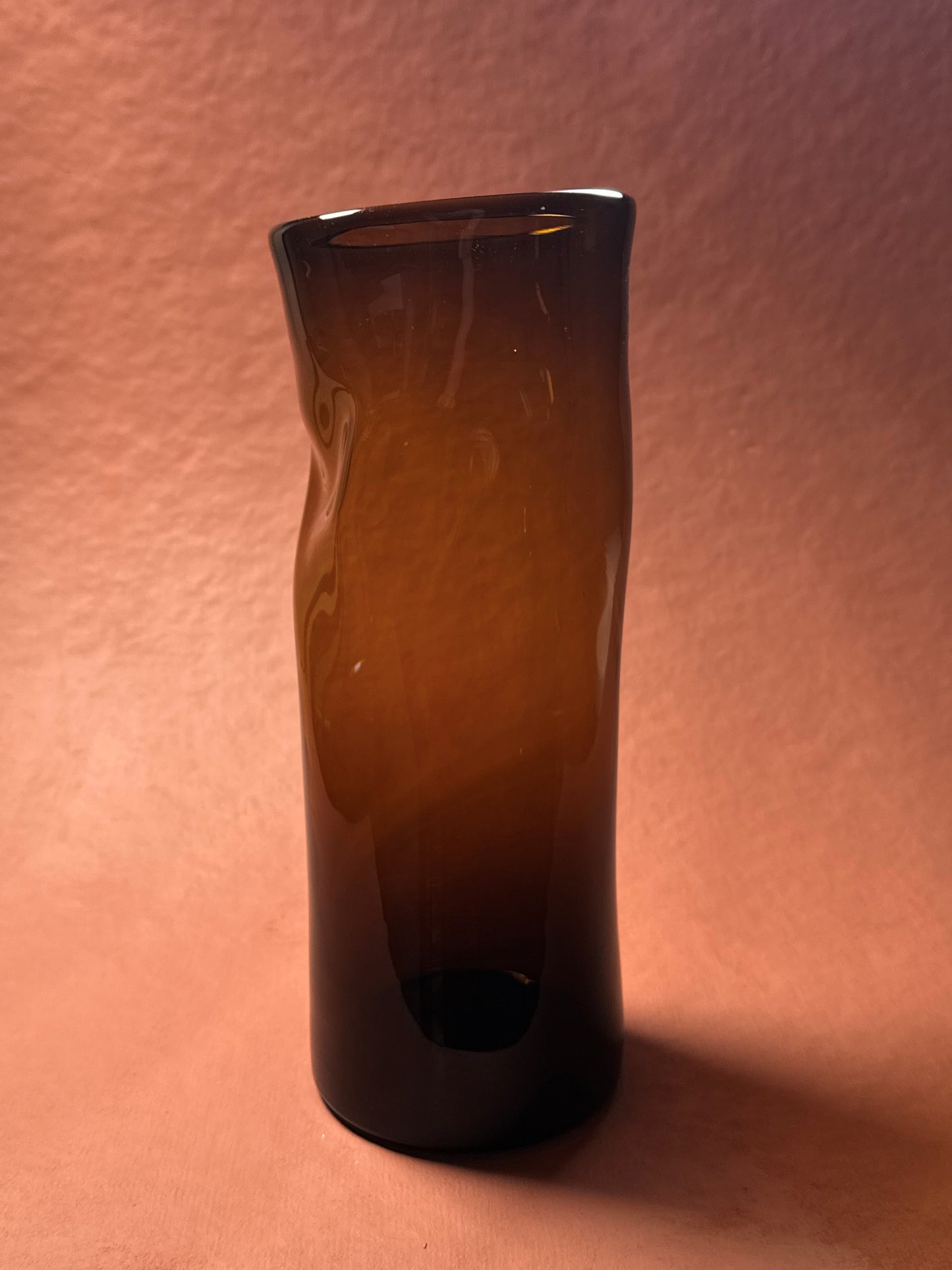 Smelta vase (høy)